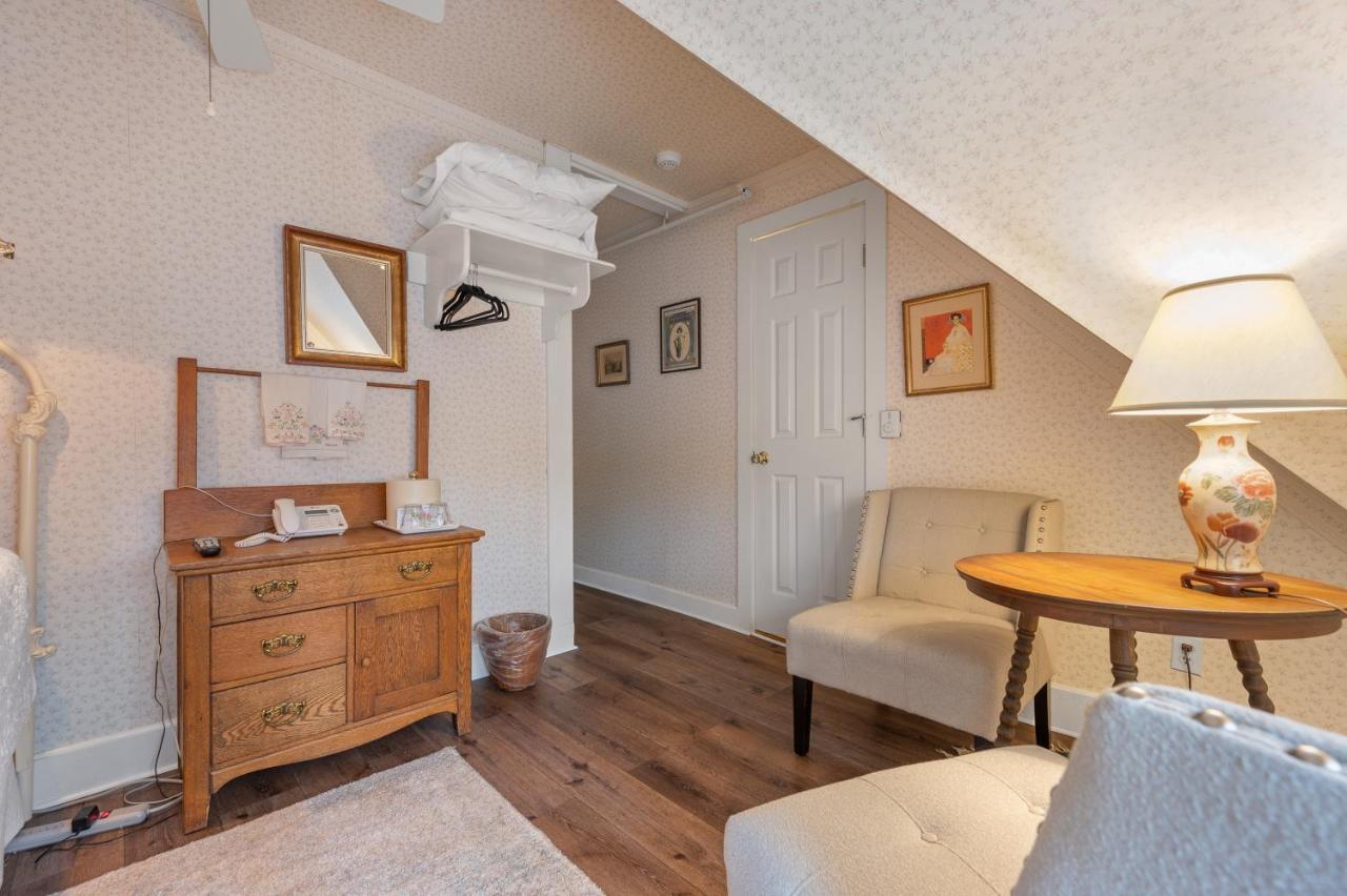 Brook Farm Inn Lenox Εξωτερικό φωτογραφία