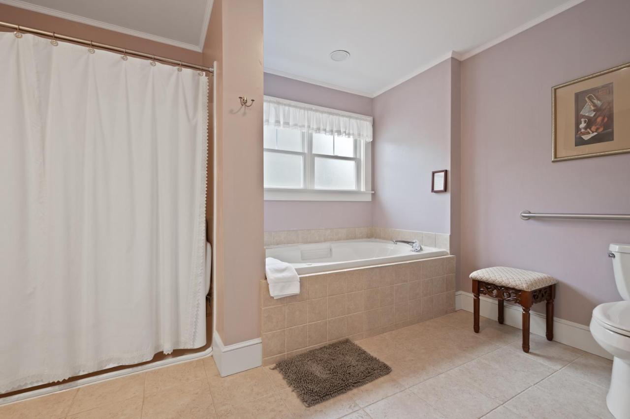 Brook Farm Inn Lenox Εξωτερικό φωτογραφία
