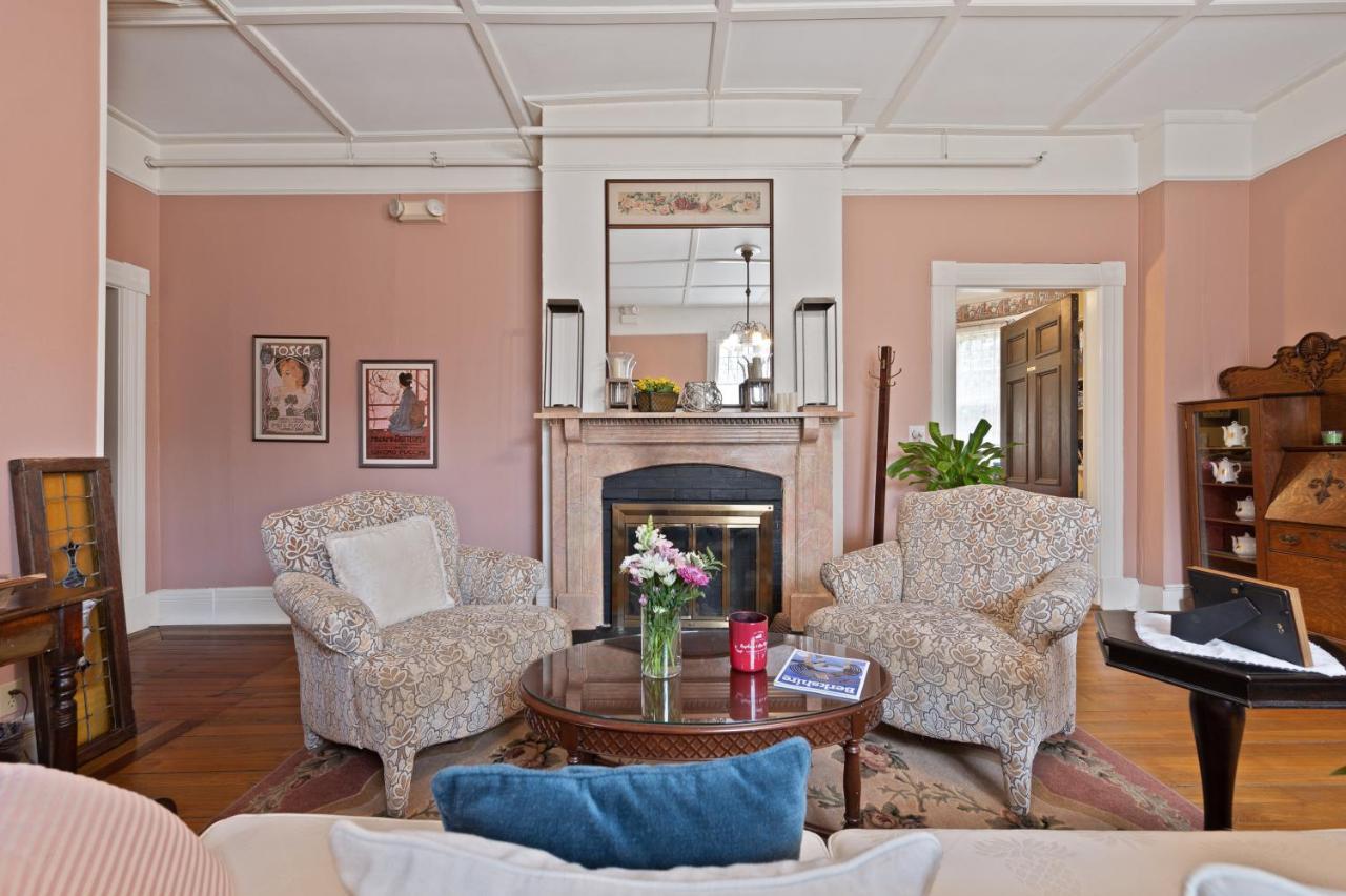 Brook Farm Inn Lenox Εξωτερικό φωτογραφία
