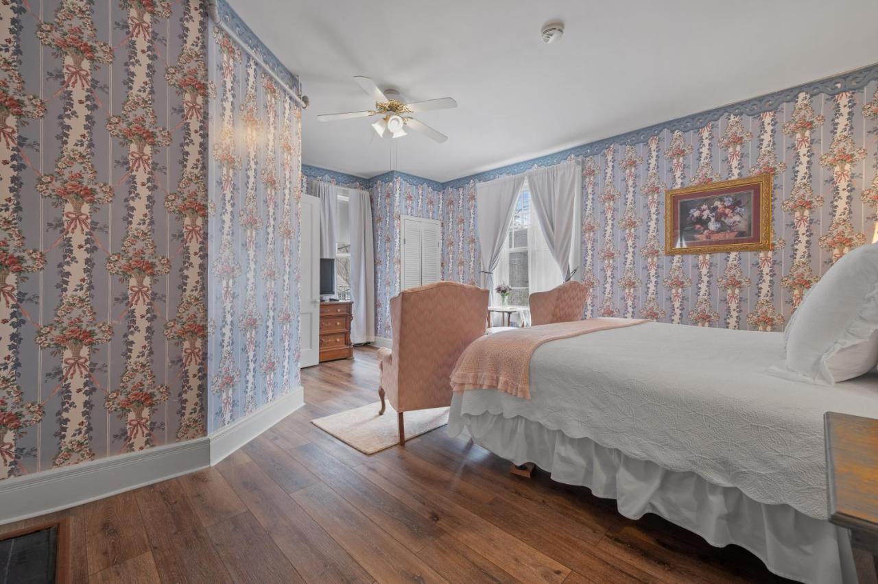 Brook Farm Inn Lenox Εξωτερικό φωτογραφία
