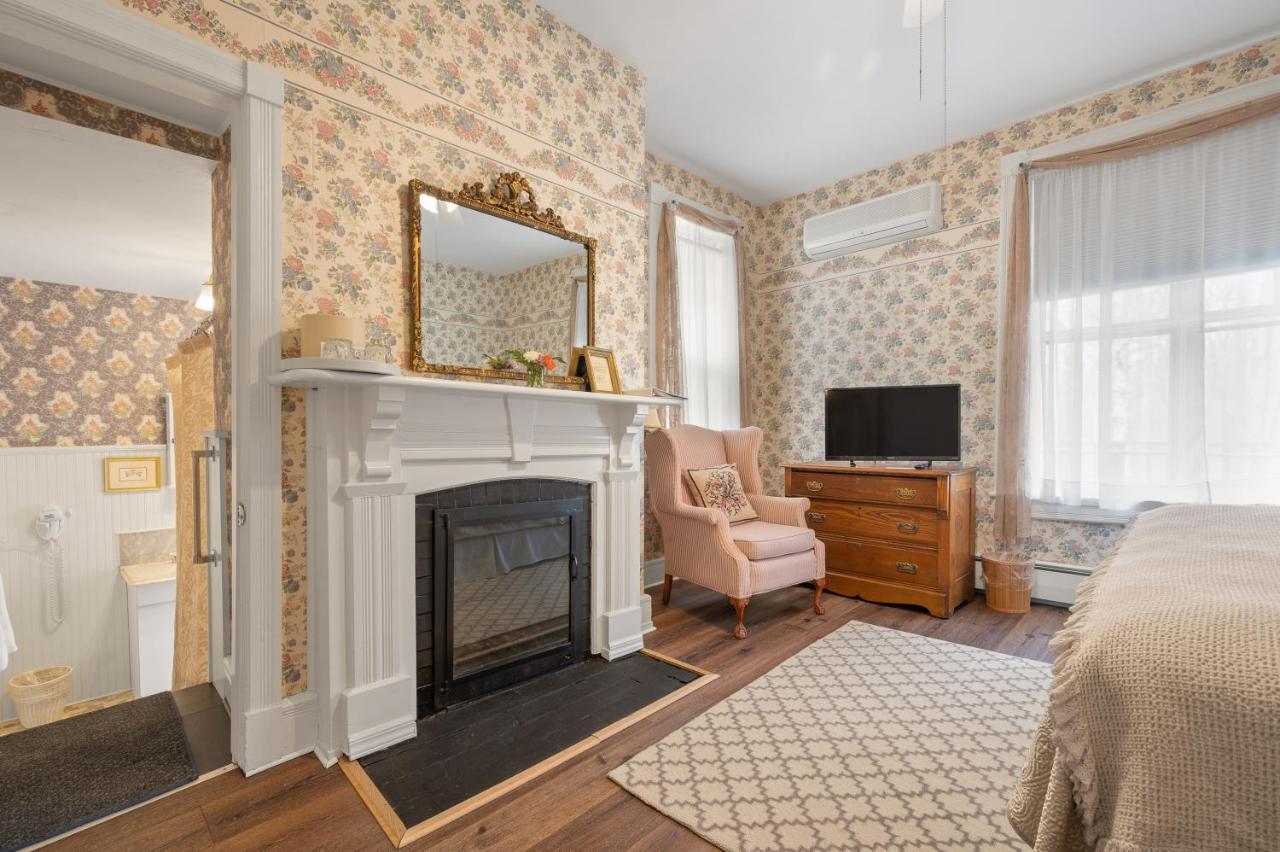 Brook Farm Inn Lenox Εξωτερικό φωτογραφία