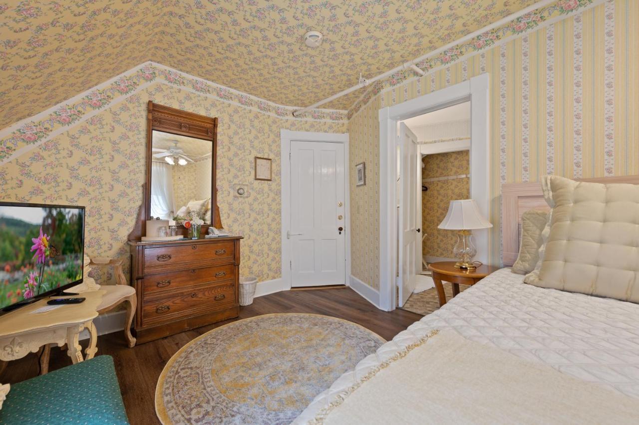 Brook Farm Inn Lenox Εξωτερικό φωτογραφία