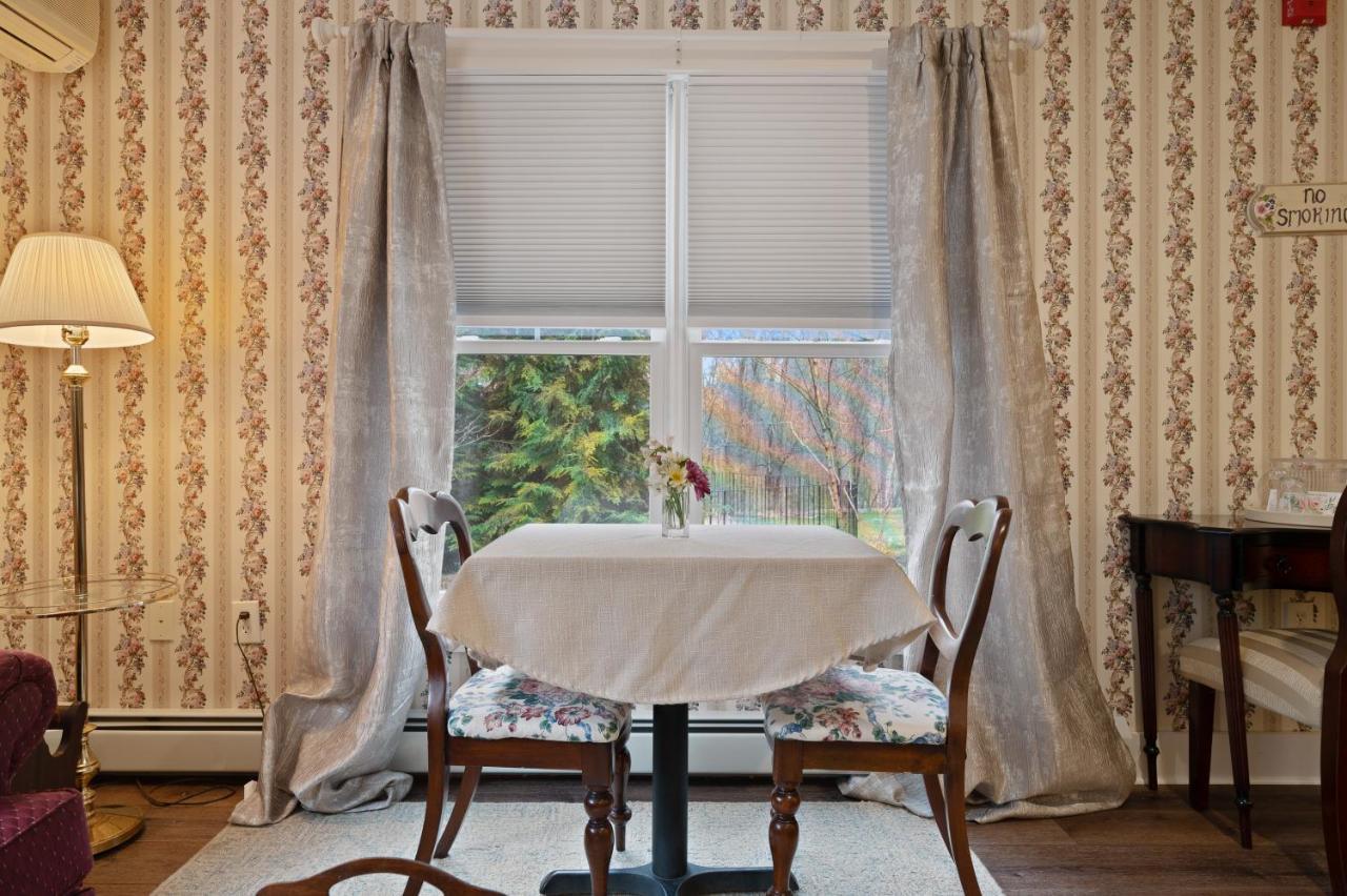Brook Farm Inn Lenox Εξωτερικό φωτογραφία