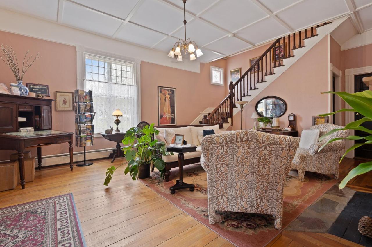 Brook Farm Inn Lenox Εξωτερικό φωτογραφία