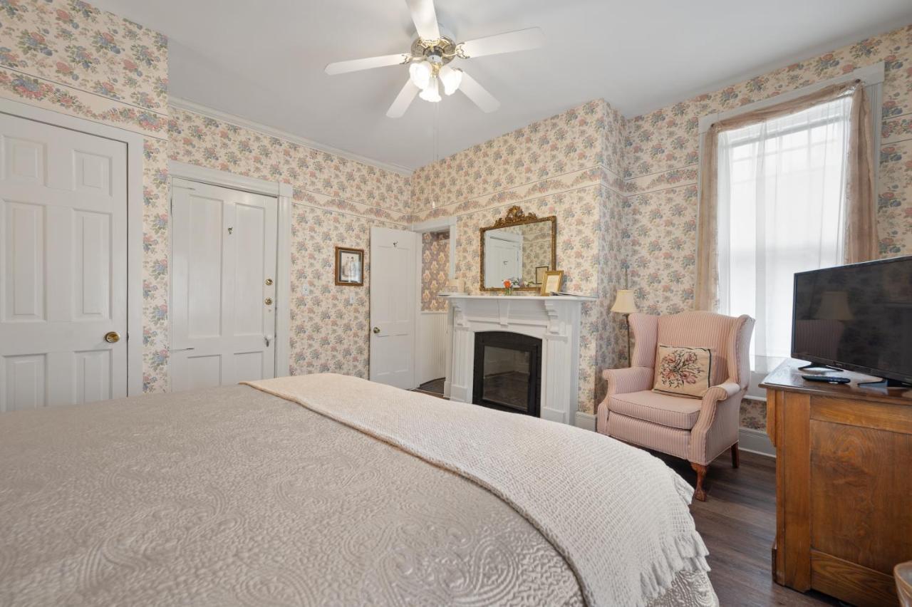 Brook Farm Inn Lenox Εξωτερικό φωτογραφία